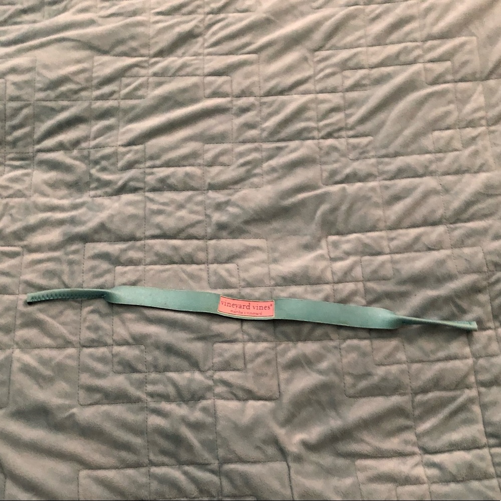 Vineyard vines Crockie sunglass holder